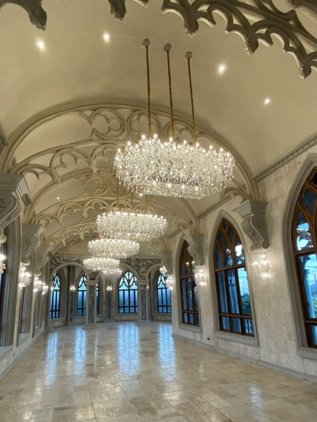 โคมไฟห้อยระย้า | กรุงไทยไล้ท์ติ้ง ร้านขายโคมไฟระย้าคริสตัล แต่งห้องหรู ได้ทุกสไตล์