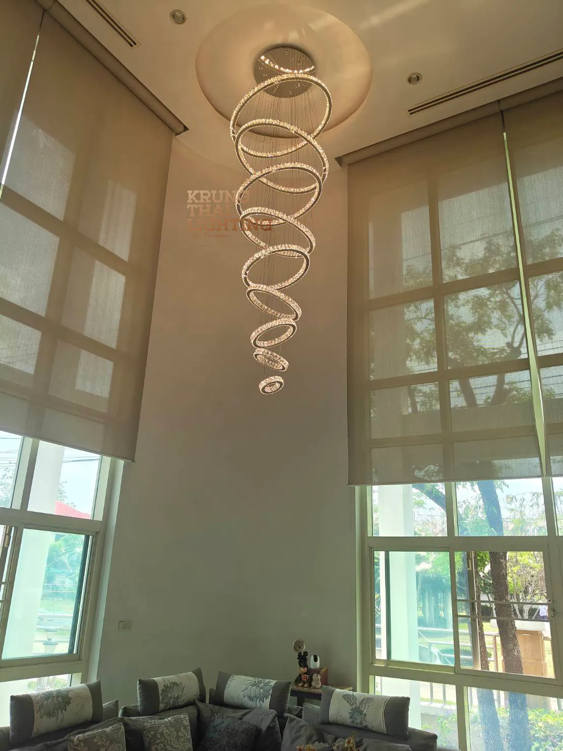 โคมไฟห้อยระย้า | กรุงไทยไล้ท์ติ้ง ร้านขายโคมไฟระย้าคริสตัล แต่งห้องหรู ได้ทุกสไตล์