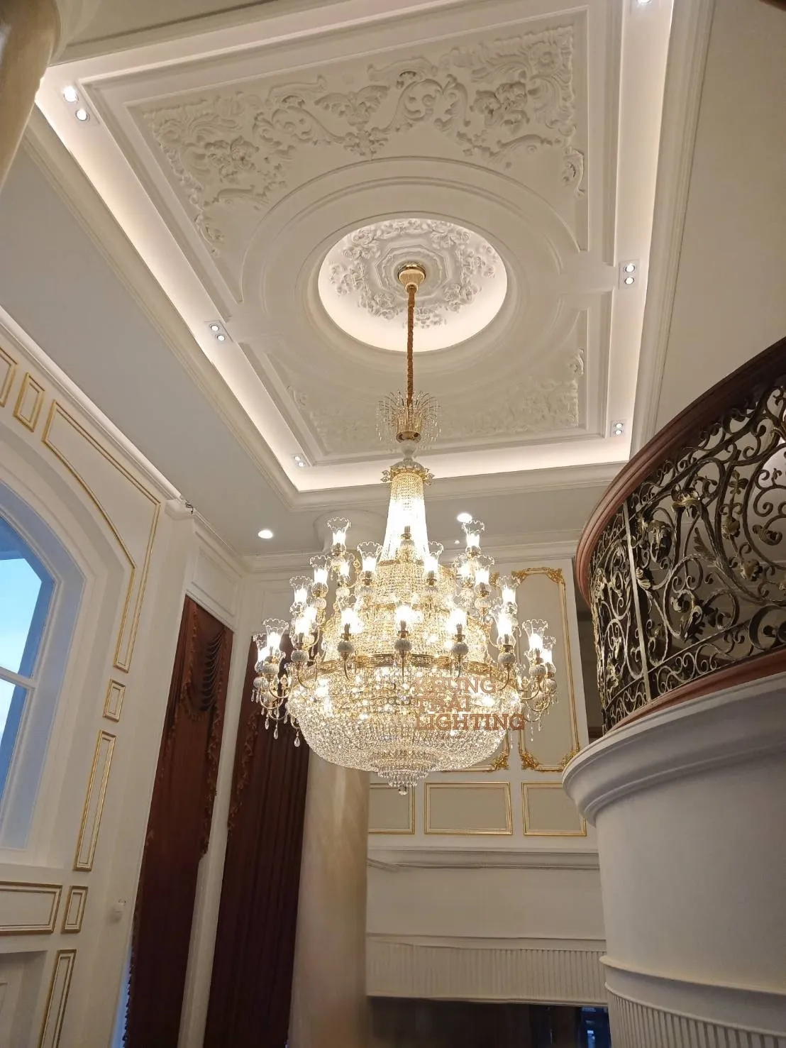 โคมไฟสั่งทำ Lobby | กรุงไทยไล้ท์ติ้ง ร้านขายโคมไฟระย้าคริสตัล แต่งห้องหรู ได้ทุกสไตล์