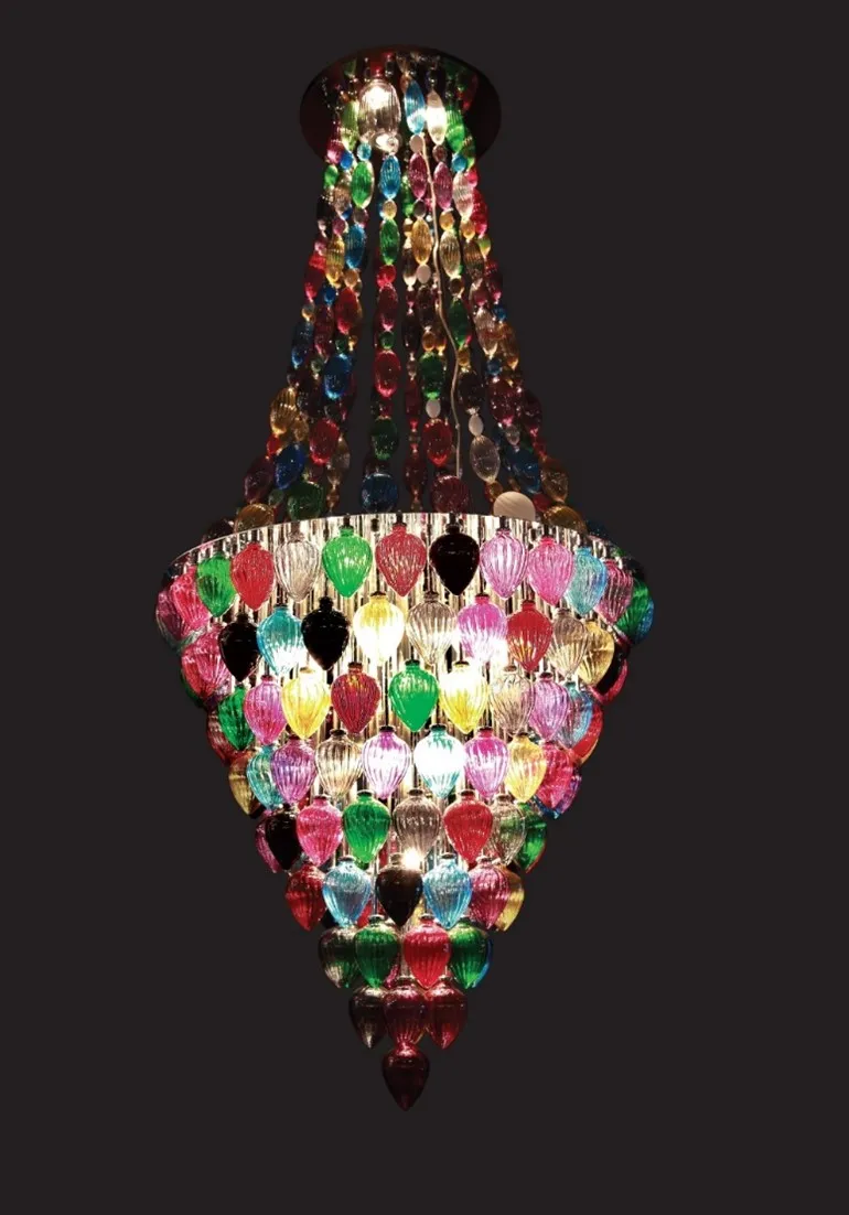 โคมไฟแชนเดอเลียร์สำหรับเทศกาลวาเลนไทน์