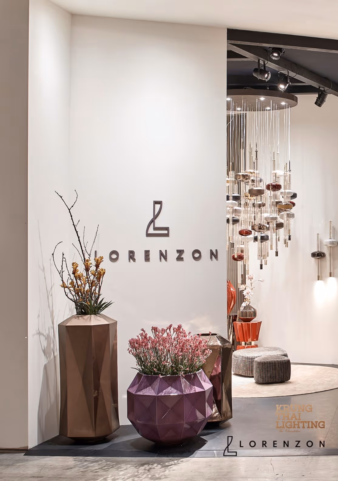 โคมไฟคริสตัลรูปทรงอสมมาตรที่เป็นเอกลักษณ์ของ Manooi